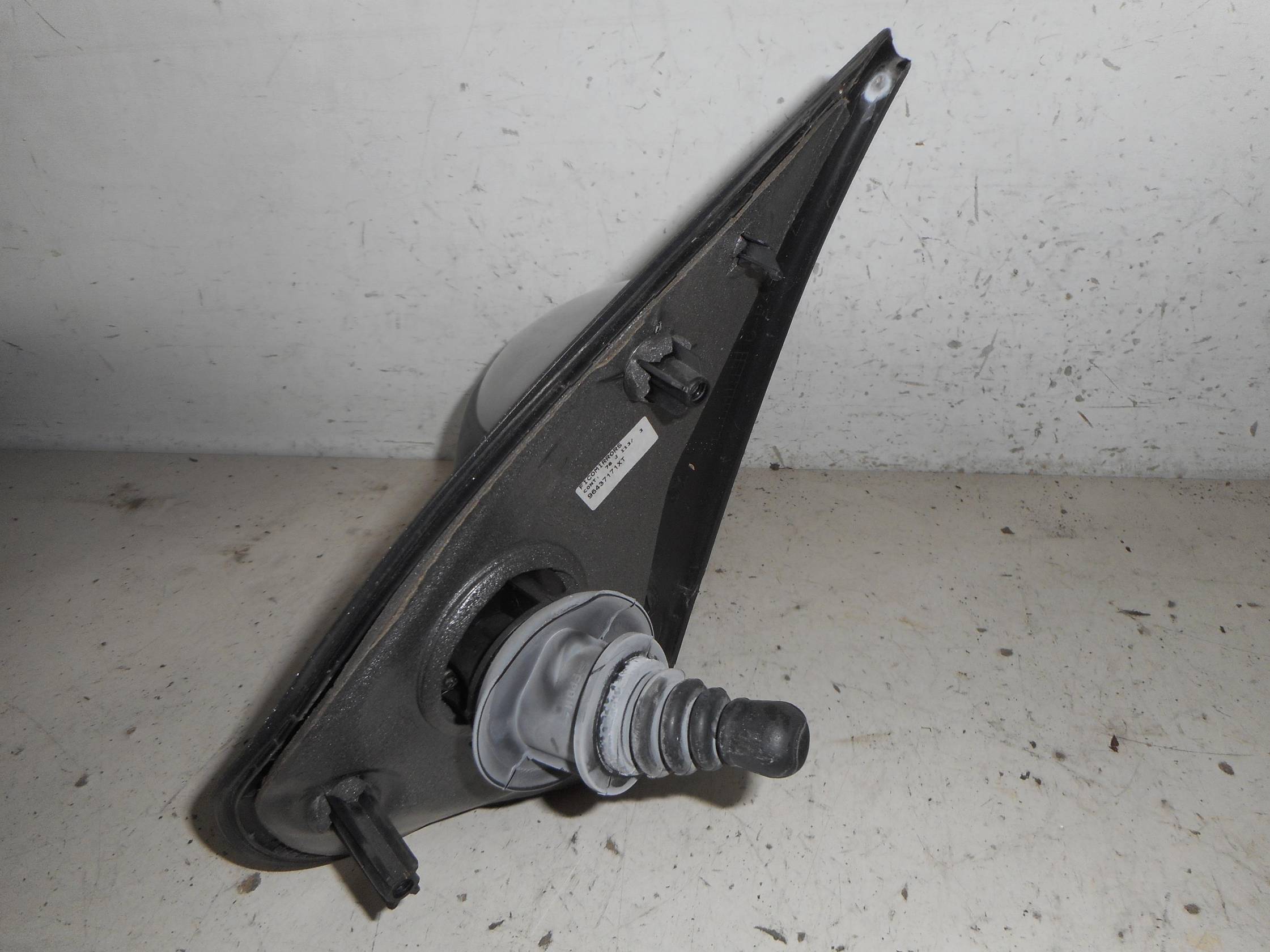 Retrovisore est. dx.